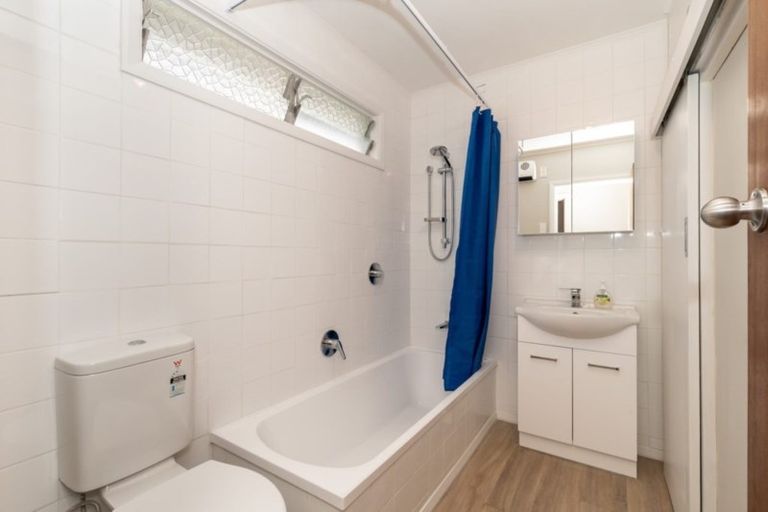 Photo of property in 1/11 Division Street, Riccarton, Christchurch, 8041