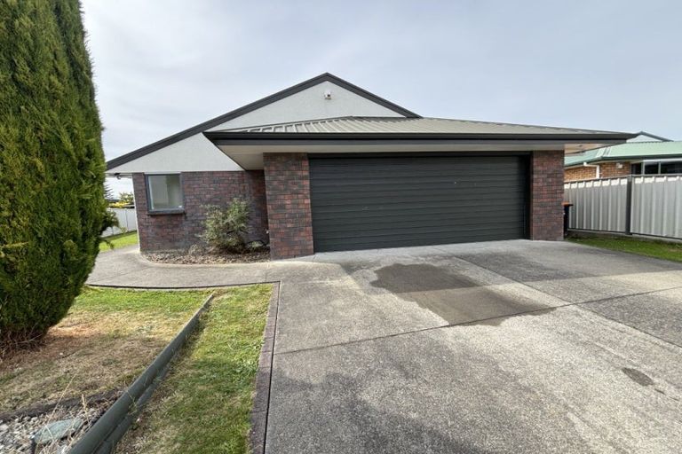 Photo of property in 8 Lancewood Lane, Roslyn, Palmerston North, 4414