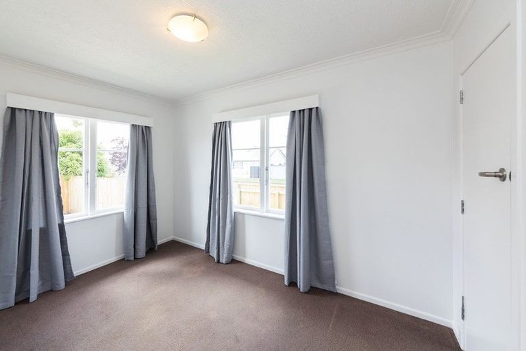 Photo of property in 1 Ferndale Place, Feilding, 4702