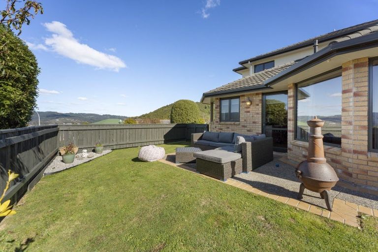 Photo of property in 2 Ormrod Grove, Riverstone Terraces, Upper Hutt, 5018