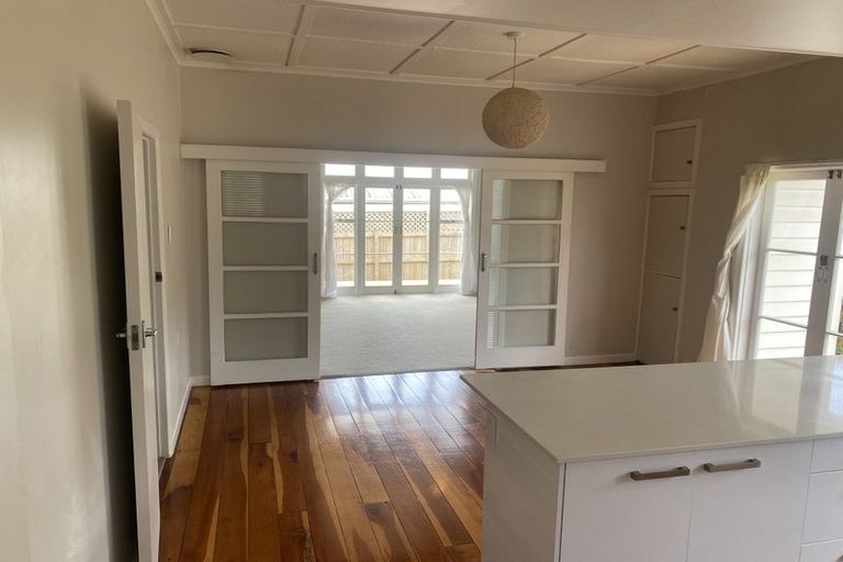 Photo of property in 1 Nikau Road, Otahuhu, Auckland, 1062