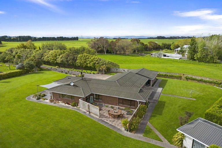 Photo of property in 2923 State Highway 1, Sanson, Palmerston North, 4479