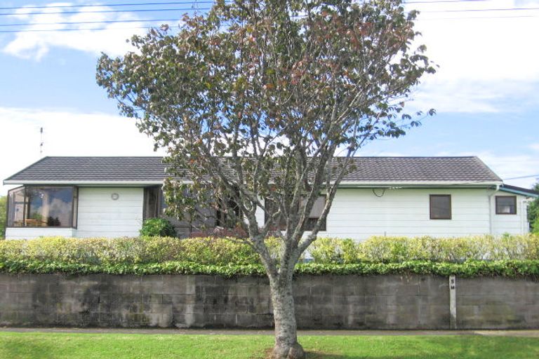 Photo of property in 1/54 View Road, Henderson, Auckland, 0612