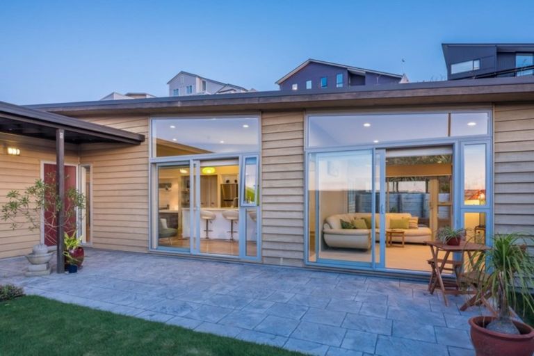 Photo of property in 8 Tea Tree Lane, Woodridge, Wellington, 6037