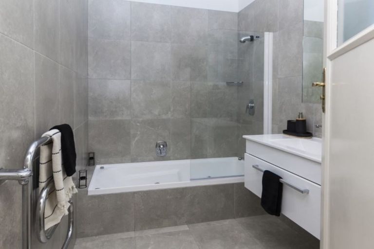 Photo of property in 9 Waiwetu Street, Fendalton, Christchurch, 8052