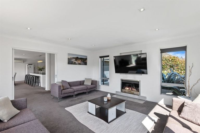 Photo of property in 18 Bateman Avenue, Bryndwr, Christchurch, 8053