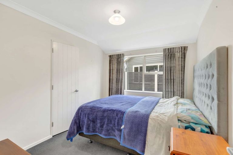 Photo of property in 12 Ruru Place, Levin, 5510