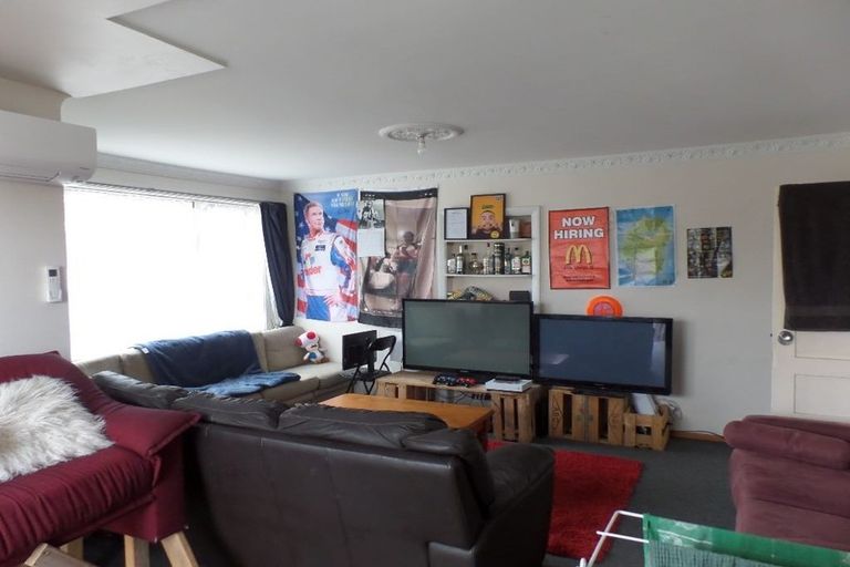 Photo of property in 13 Broadbent Street, Riccarton, Christchurch, 8041