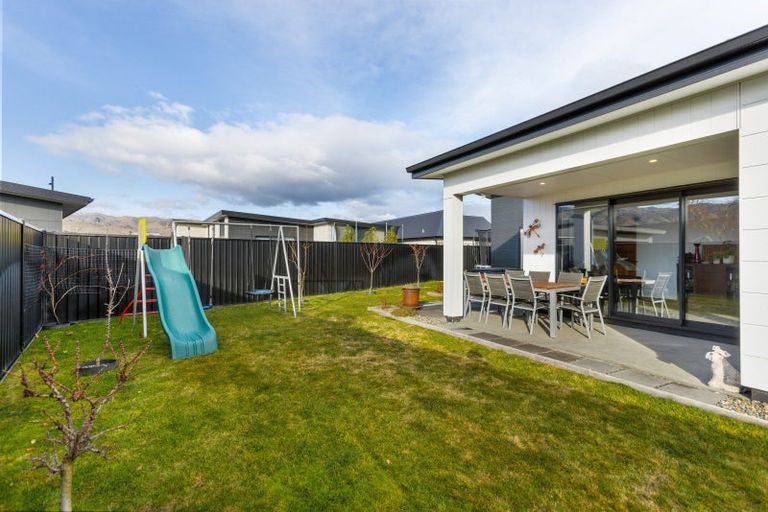 Photo of property in 1 Fraer Street, Cromwell, 9310