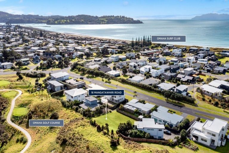 Photo of property in 18 Mangatawhiri Road, Omaha, 0986