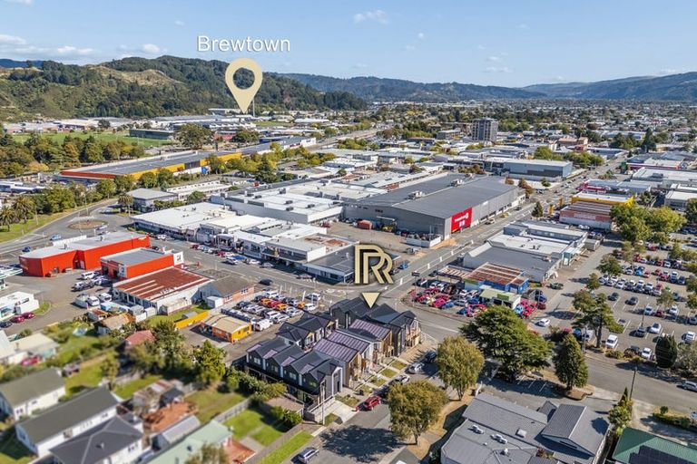 Photo of property in 18c King Street, Upper Hutt Central, Upper Hutt, 5018