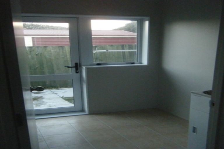 Photo of property in 2/27 Rice Crescent, Papakura, 2110