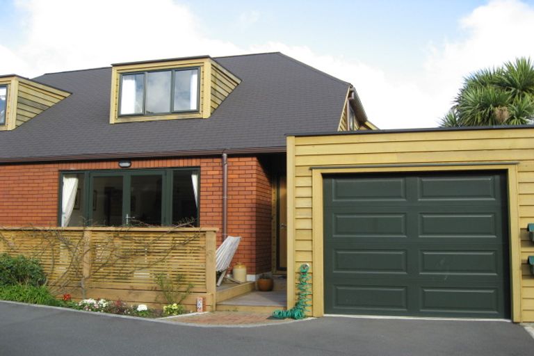 Photo of property in 8 Futuna Close, Karori, Wellington, 6012