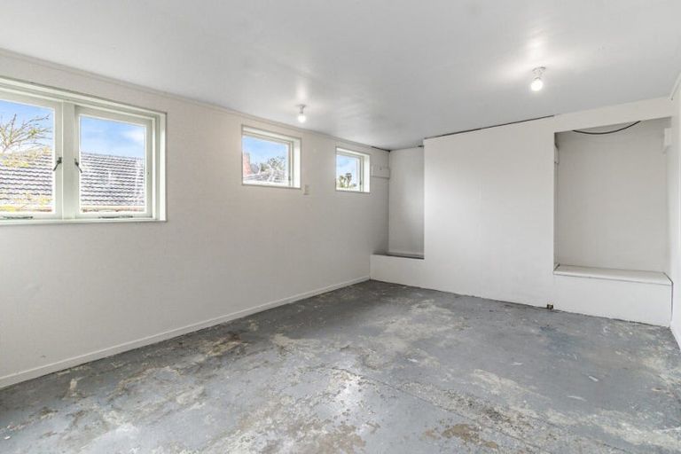 Photo of property in 21 Routley Drive, Glen Eden, Auckland, 0602