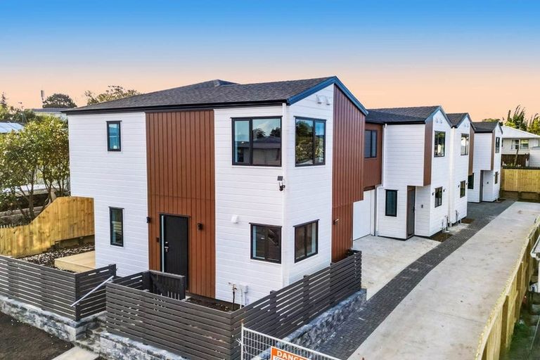 Photo of property in 137a Mahia Road, Wattle Downs, Auckland, 2103