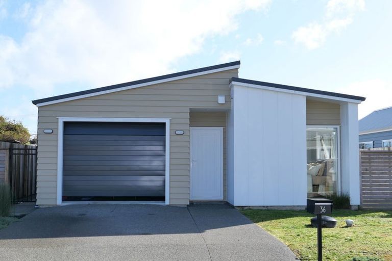 Photo of property in 36 Koru Loop, Paraparaumu, 5032