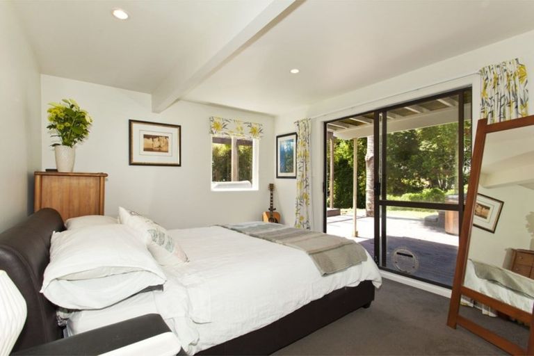 Photo of property in 39 Lyons Avenue, Murrays Bay, Auckland, 0630