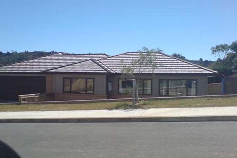 Photo of property in 27 Speldhurst Grove, Stokes Valley, Lower Hutt, 5019