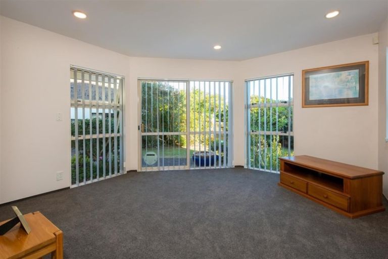 Photo of property in 9a Orchard Road, Browns Bay, Auckland, 0630