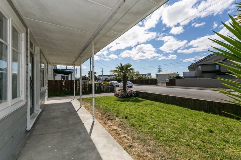 Photo of property in 64 Charles Street, Westshore, Napier, 4110