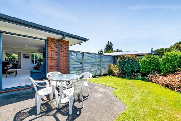 Photo of property in 6 Kellyville Heights, Merrilands, New Plymouth, 4312