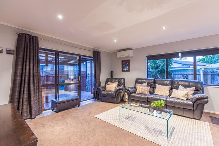 Photo of property in 2/18 Aurea Avenue, Pakuranga, Auckland, 2010