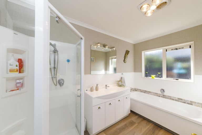 Photo of property in 44 Peter Hall Drive, Kelvin Grove, Palmerston North, 4414