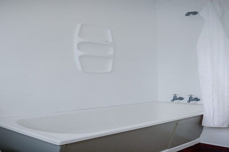 Photo of property in Oberon Flats, 48a Merton Street, Trentham, Upper Hutt, 5018