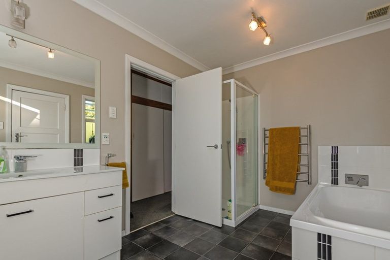 Photo of property in 564 Ruahine Street, Hokowhitu, Palmerston North, 4410