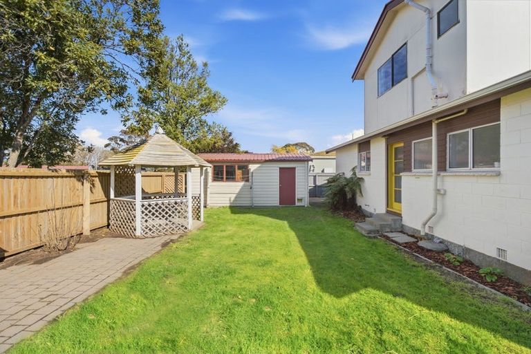 Photo of property in 2/16 Kawau Crescent, Bromley, Christchurch, 8062