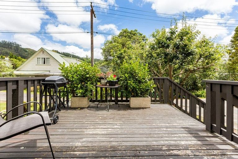 Photo of property in 17 Forest Road, Pinehaven, Upper Hutt, 5019