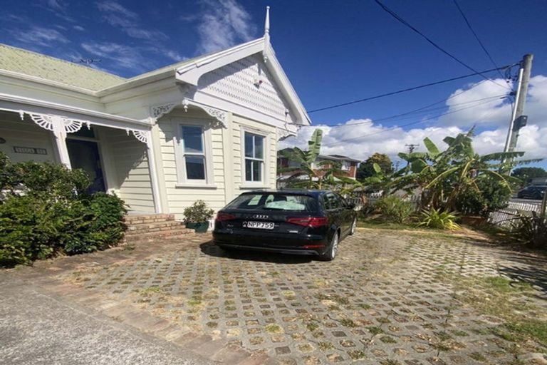 Photo of property in 80 Lake Road, Narrow Neck, Auckland, 0624