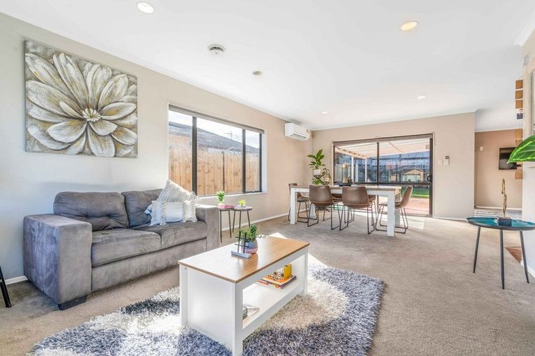 Photo of property in 57 Magic Way, Randwick Park, Auckland, 2105