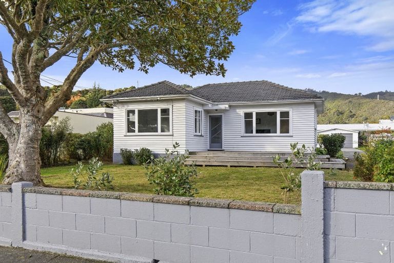 Photo of property in 145 Stokes Valley Road, Stokes Valley, Lower Hutt, 5019