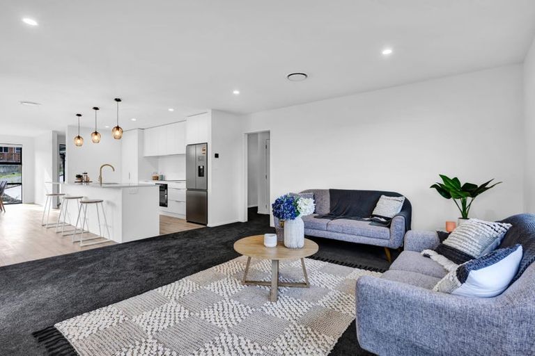 Photo of property in 8 Ponga Place, Highlands Park, New Plymouth, 4312