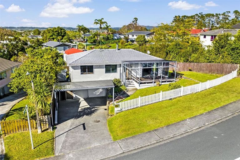 Photo of property in 3 Rehia Road, Massey, Auckland, 0614