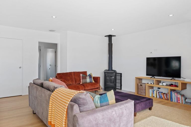 Photo of property in 130a Wairau Road, Oakura, 4314