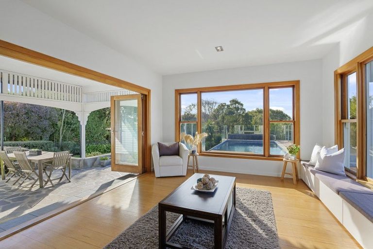 Photo of property in 3 Belleview Terrace, Mount Pleasant, Christchurch, 8081