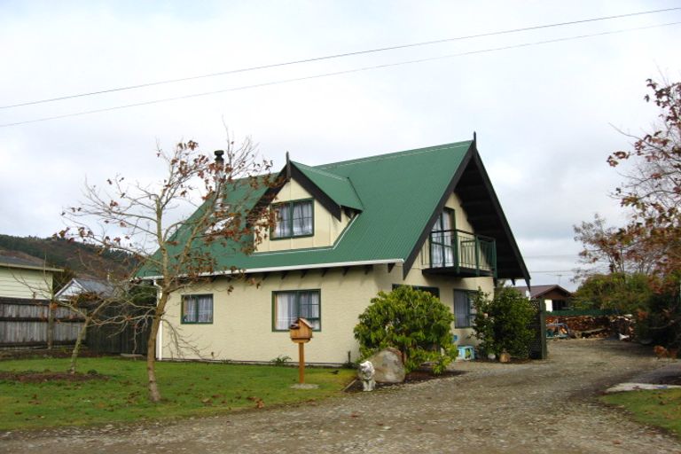 Photo of property in 62 Davis Street, Reefton, 7830
