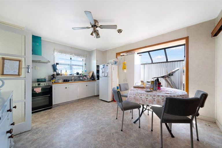 Photo of property in 45 Sturges Road, Henderson, Auckland, 0612