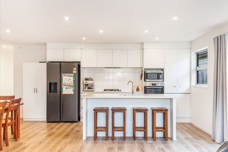 Photo of property in 15 Moemoea Avenue, Kumeu, 0810