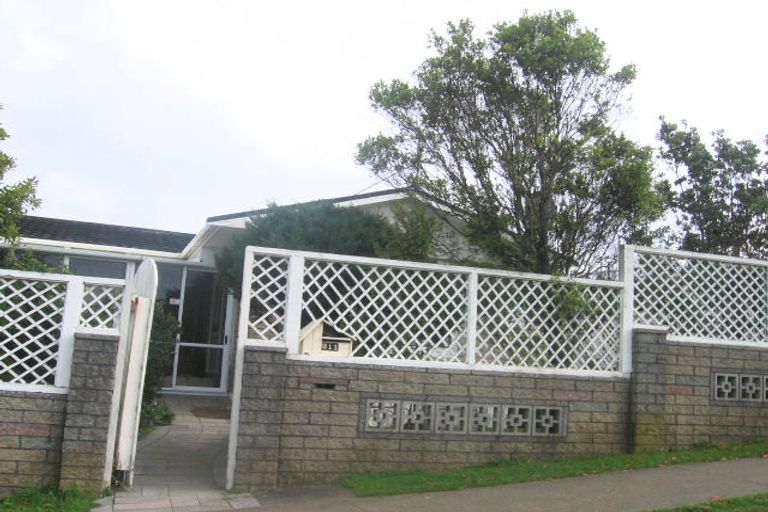 Photo of property in 211 Dowse Drive, Maungaraki, Lower Hutt, 5010