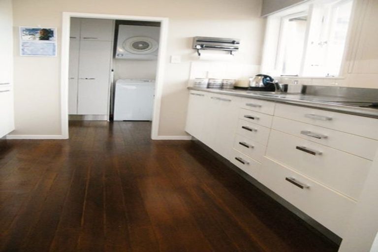 Photo of property in 32 Cardiff Road, Pakuranga, Auckland, 2010