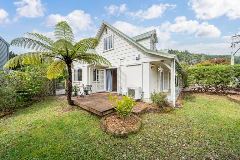 Photo of property in 11 Forest Road, Pinehaven, Upper Hutt, 5019