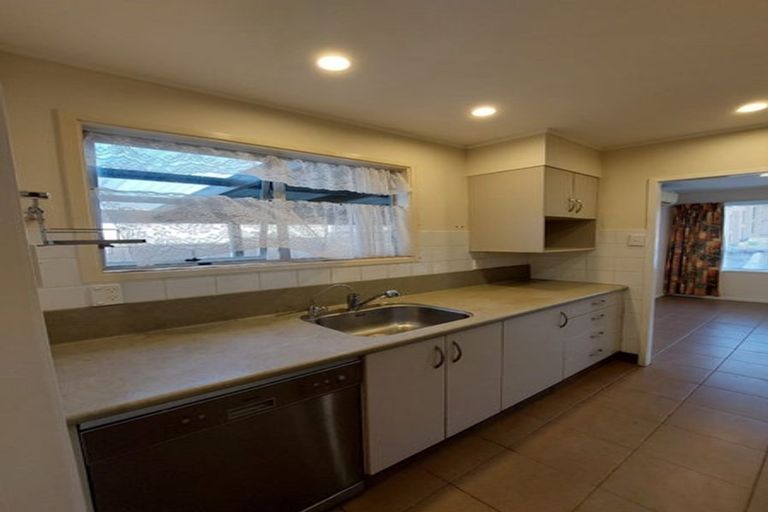 Photo of property in 77 Pembroke Street, Westown, New Plymouth, 4310