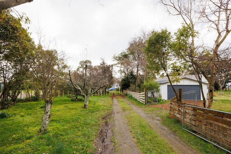 Photo of property in 765 Makerua Road, Tokomaru, Palmerston North, 4474