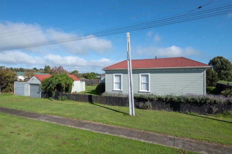 Photo of property in 84 Riemenschneider Street, Manaia, 4612