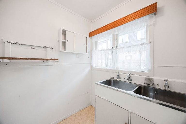 Photo of property in 116 Kervil Avenue, Te Atatu Peninsula, Auckland, 0610