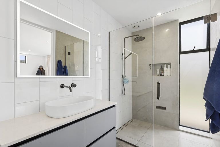 Photo of property in 7 Fern Burn Close, Wanaka, 9305