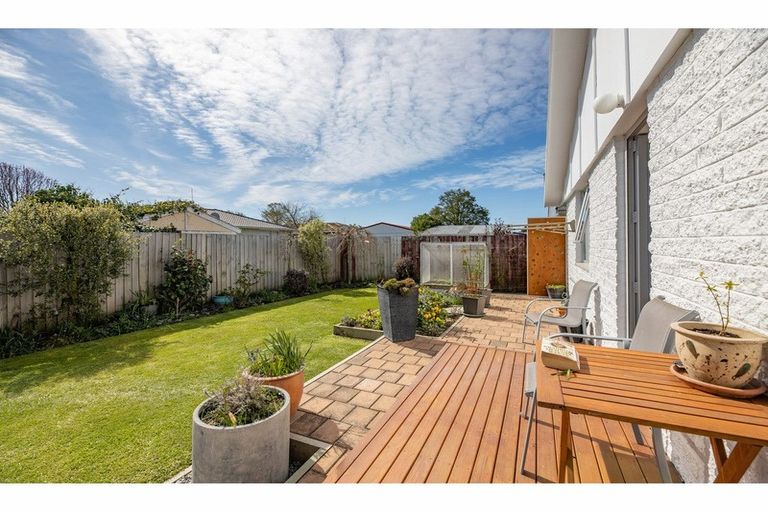 Photo of property in 2/97 Hay Street, Bromley, Christchurch, 8062